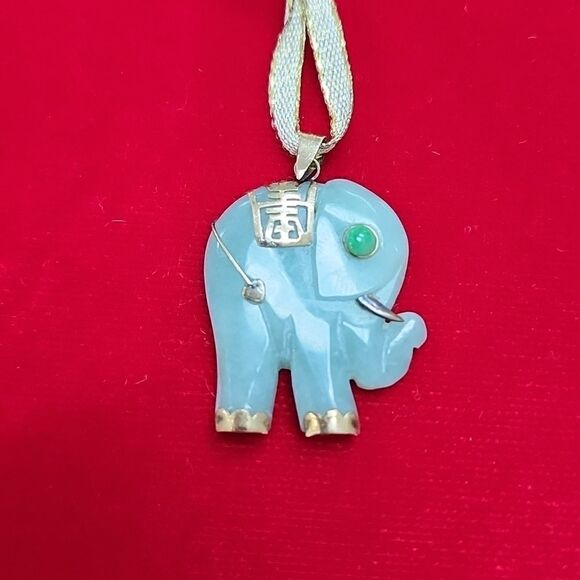 14K 585 Yellow Gold Green Jade/Jadeite Elephant Pendant Charm - Picture 1 of 2